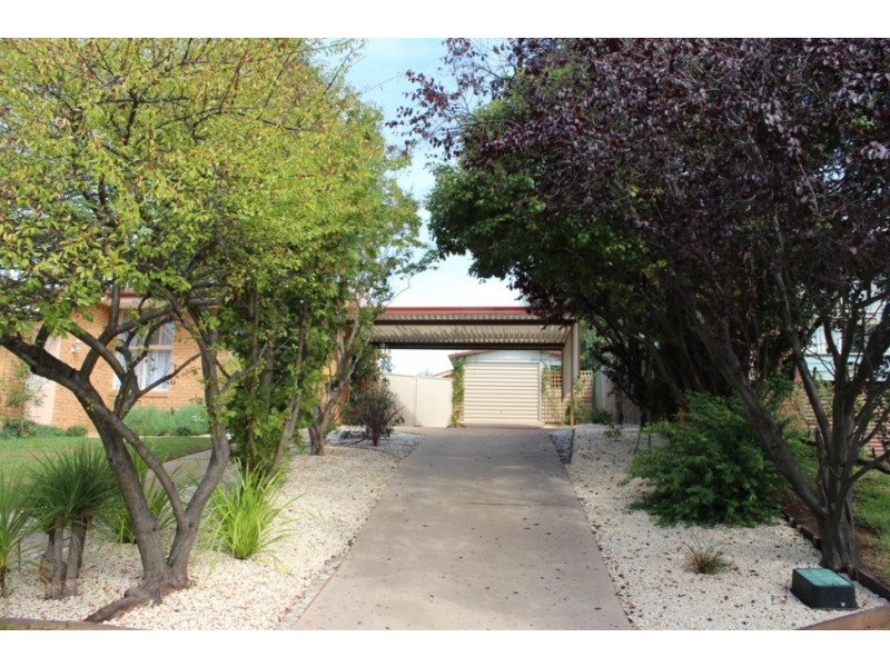 15 Rutherford Place, Bathurst NSW 2795