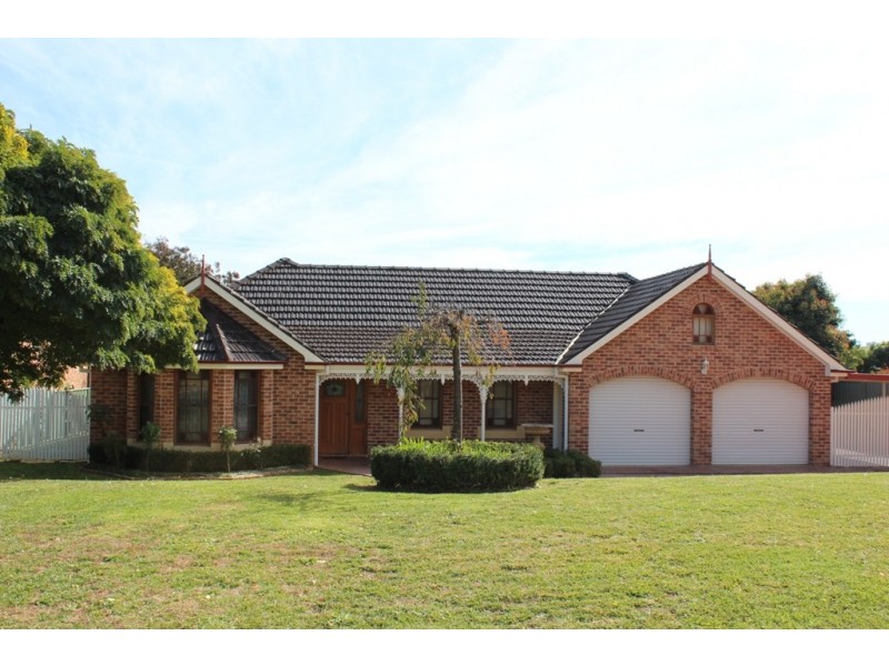 7 Maple Close, Kelso NSW 2795