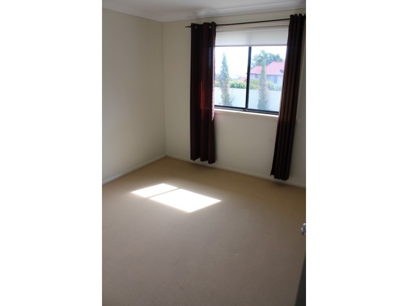 8 Shackleton Close, Windradyne NSW 2795