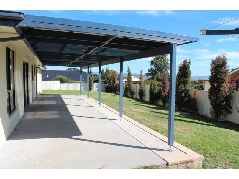 8 Shackleton Close, Windradyne NSW 2795