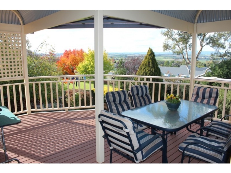 9 Lorimer Street, Llanarth NSW 2795