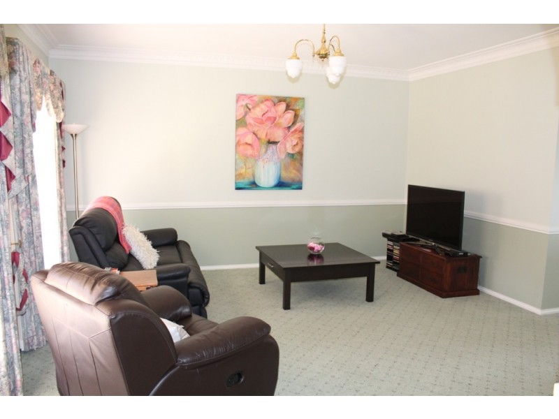 9 Lorimer Street, Llanarth NSW 2795