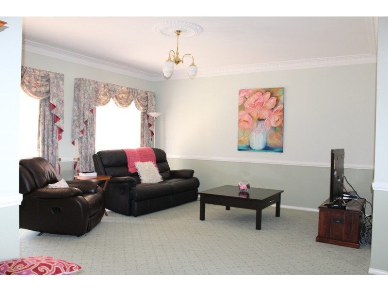 9 Lorimer Street, Llanarth NSW 2795