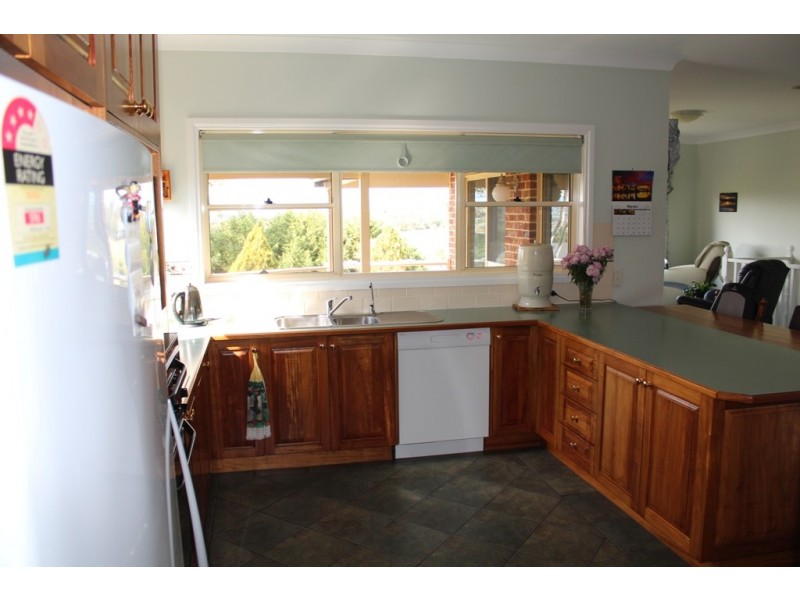 9 Lorimer Street, Llanarth NSW 2795