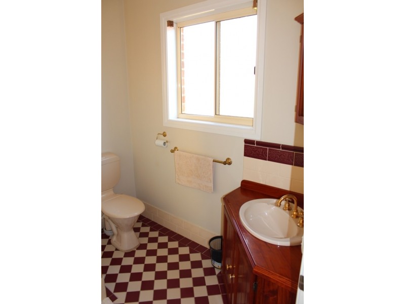 9 Lorimer Street, Llanarth NSW 2795