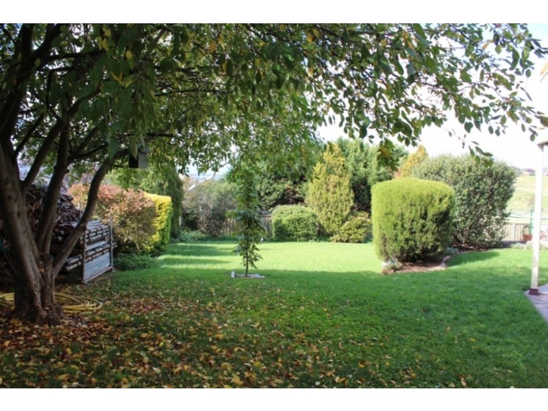 9 Lorimer Street, Llanarth NSW 2795