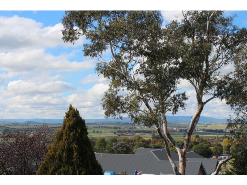 9 Lorimer Street, Llanarth NSW 2795