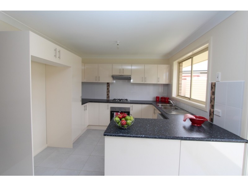 1 French Smith Place, Kelso NSW 2795