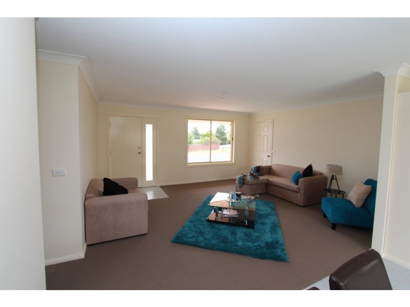 1 French Smith Place, Kelso NSW 2795