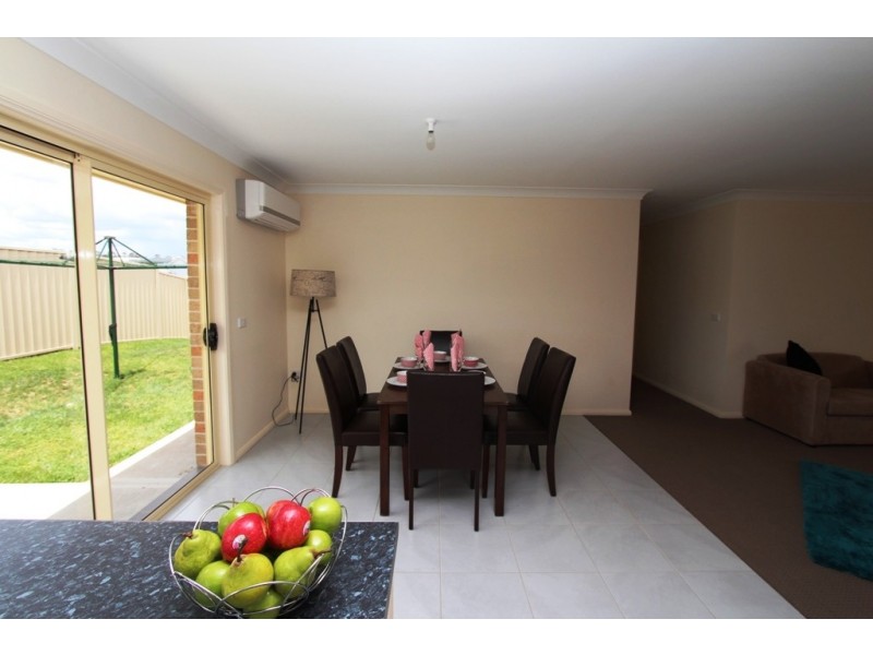 1 French Smith Place, Kelso NSW 2795