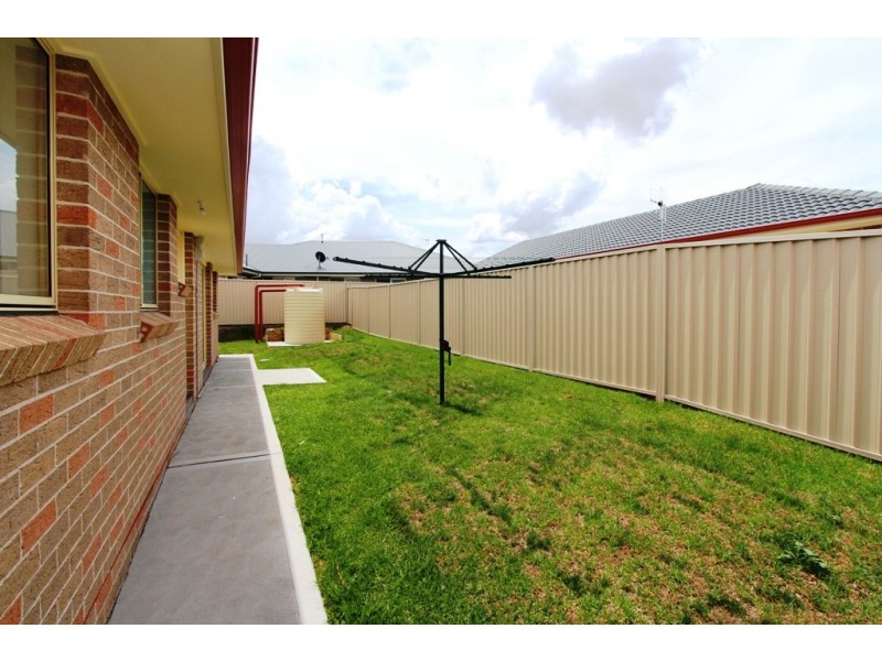 1 French Smith Place, Kelso NSW 2795
