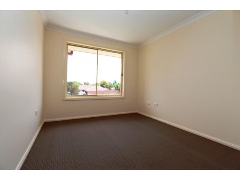 1 French Smith Place, Kelso NSW 2795