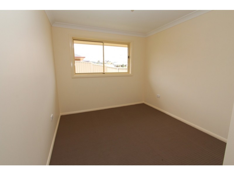 1 French Smith Place, Kelso NSW 2795