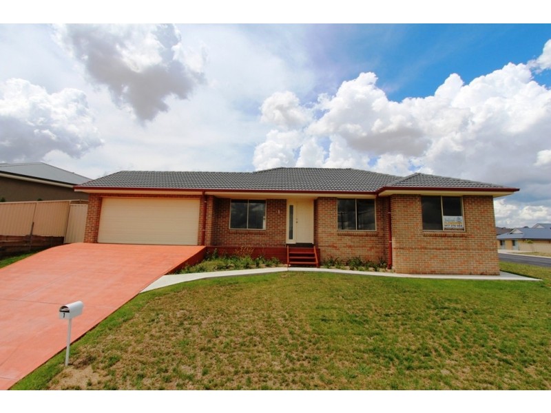 1 French Smith Place, Kelso NSW 2795