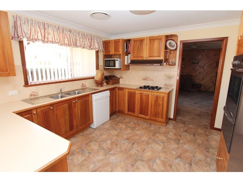 4 Scarborough Place, Bathurst NSW 2795