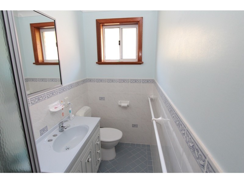 4 Scarborough Place, Bathurst NSW 2795