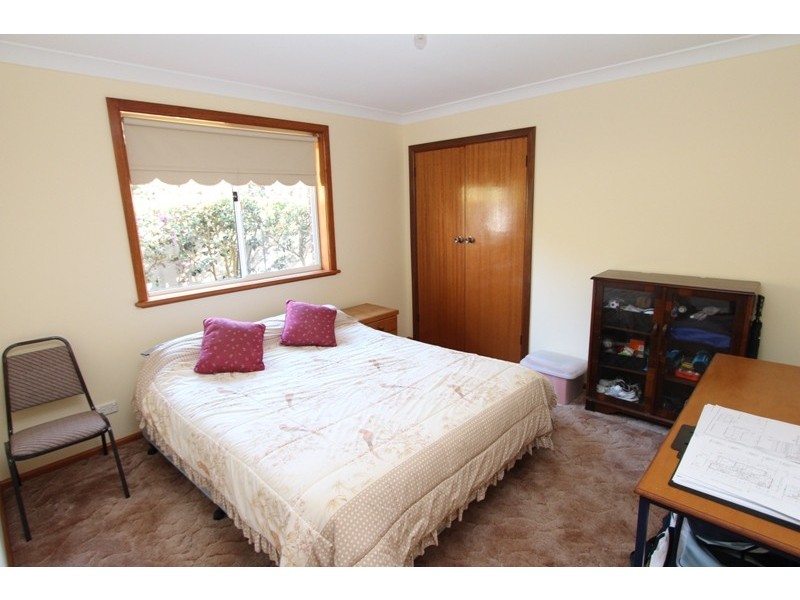 4 Scarborough Place, Bathurst NSW 2795