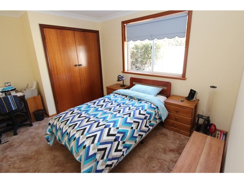 4 Scarborough Place, Bathurst NSW 2795