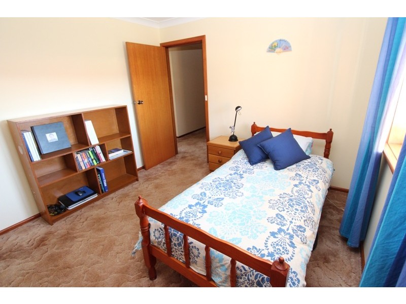 4 Scarborough Place, Bathurst NSW 2795