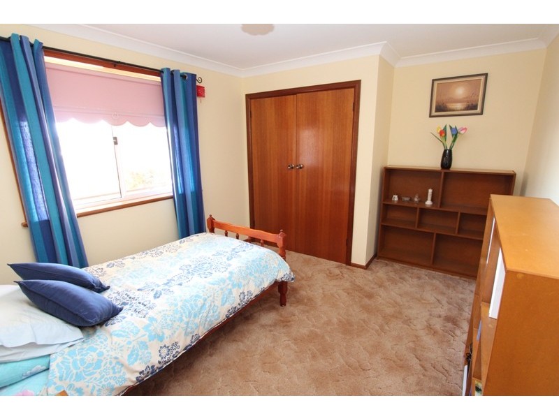 4 Scarborough Place, Bathurst NSW 2795