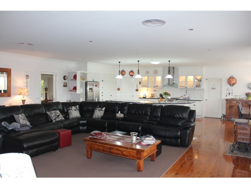 48 Carlyle Avenue, Llanarth NSW 2795