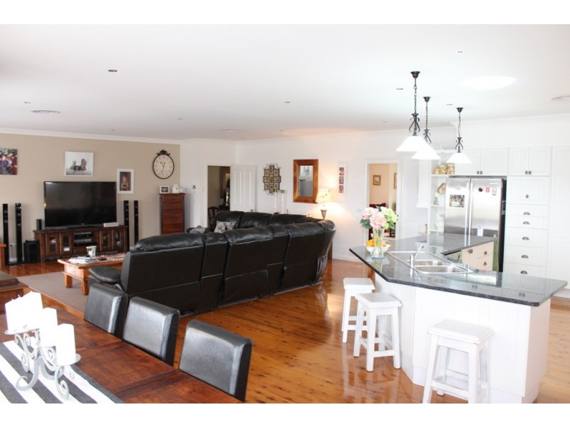 48 Carlyle Avenue, Llanarth NSW 2795