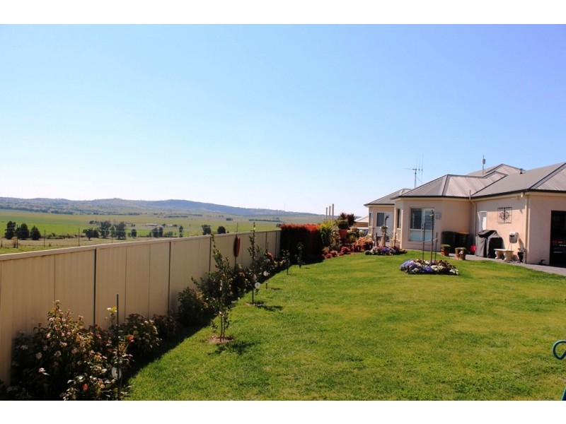 48 Carlyle Avenue, Llanarth NSW 2795