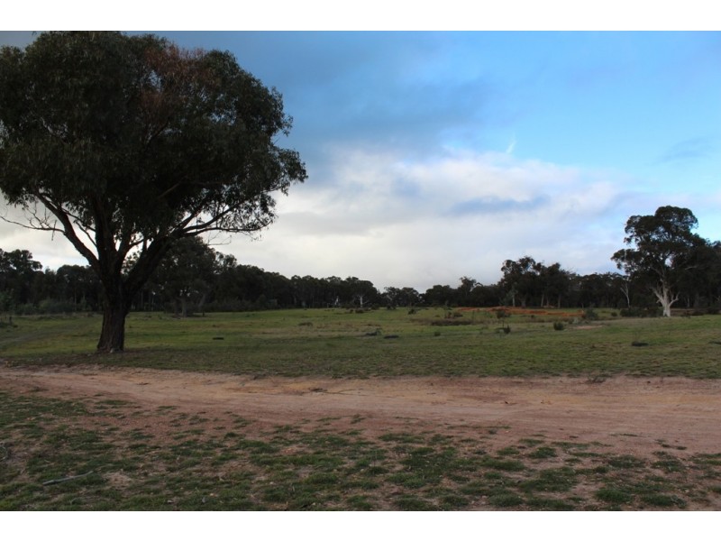 246 Hobbys Yards Road, Bathurst NSW 2795