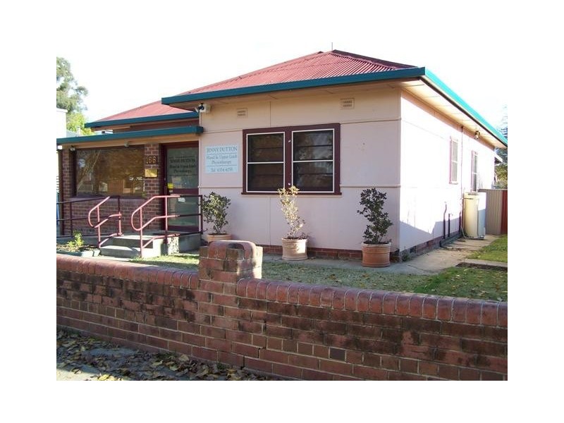 166 Howick Street, Bathurst NSW 2795