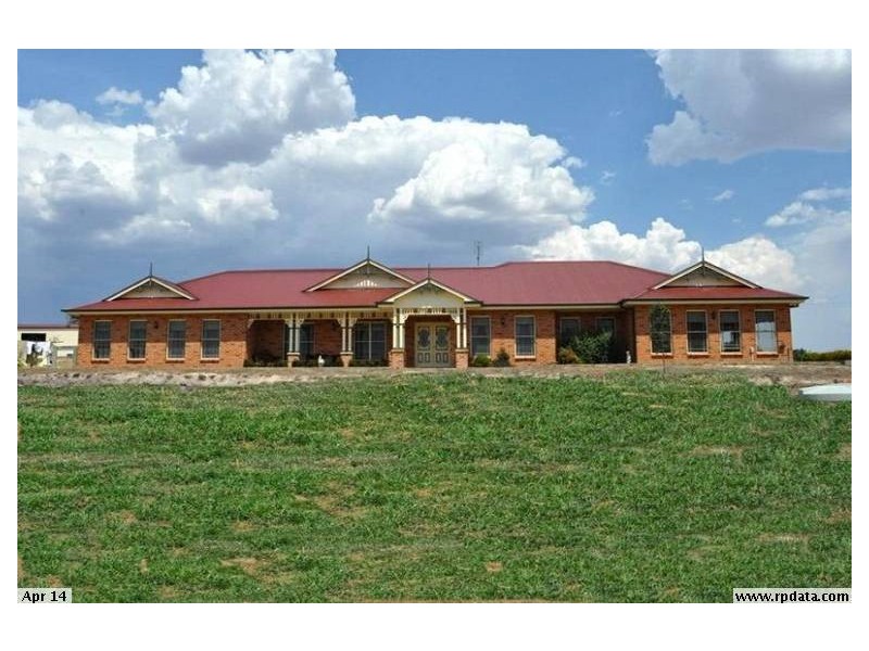 52 Marion Close, Bathurst NSW 2795