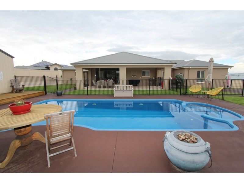 21 Tom Close, Kelso NSW 2795