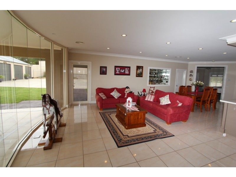21 Tom Close, Kelso NSW 2795