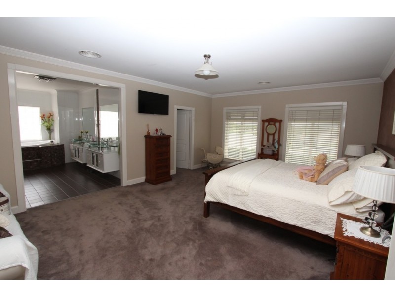 21 Tom Close, Kelso NSW 2795