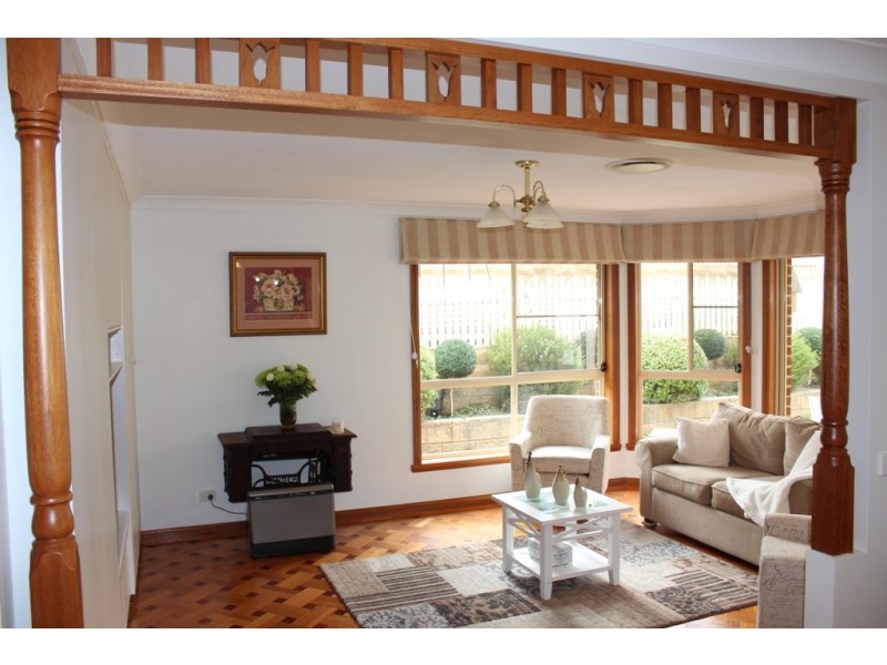 24 Freestone Way, Bathurst NSW 2795