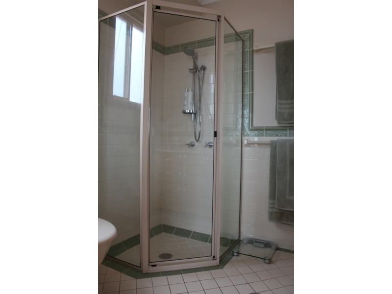 24 Freestone Way, Bathurst NSW 2795