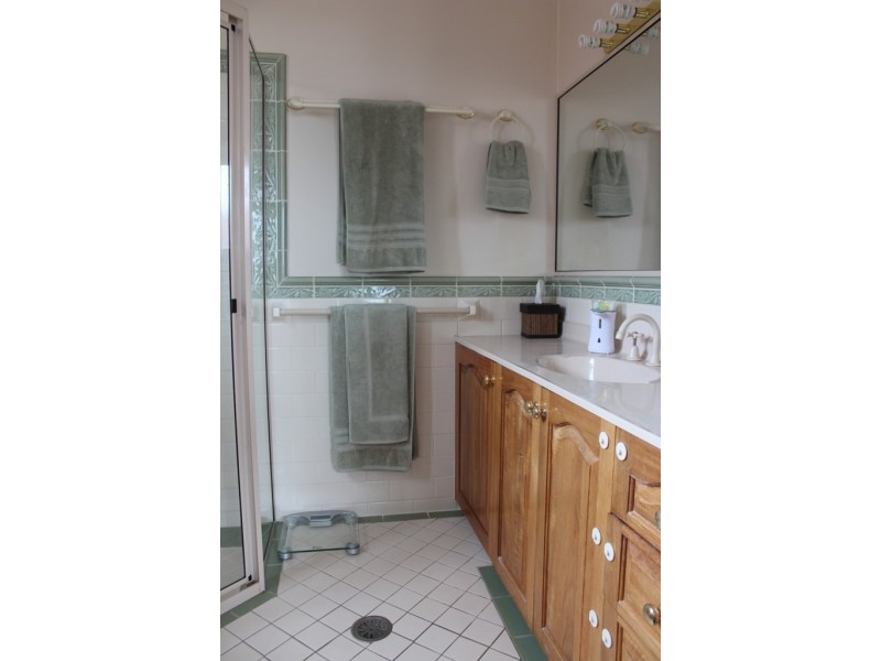 24 Freestone Way, Bathurst NSW 2795