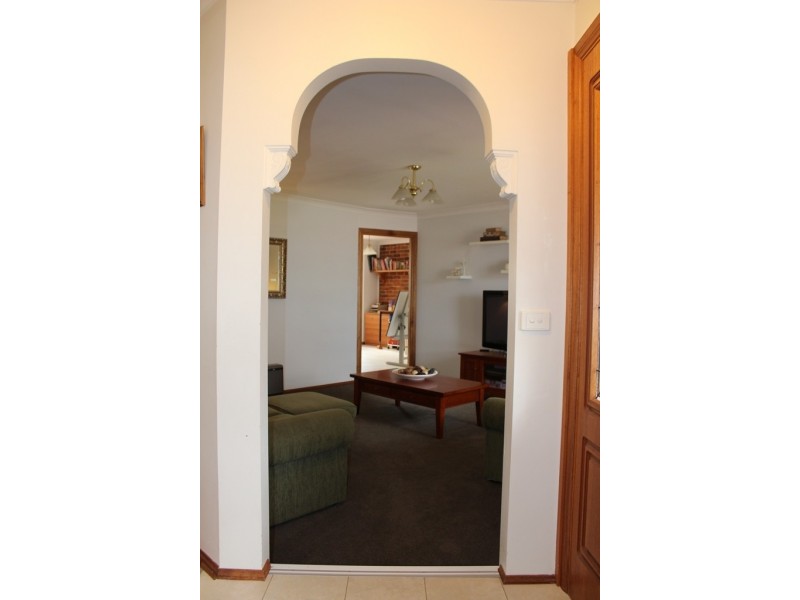 24 Freestone Way, Bathurst NSW 2795