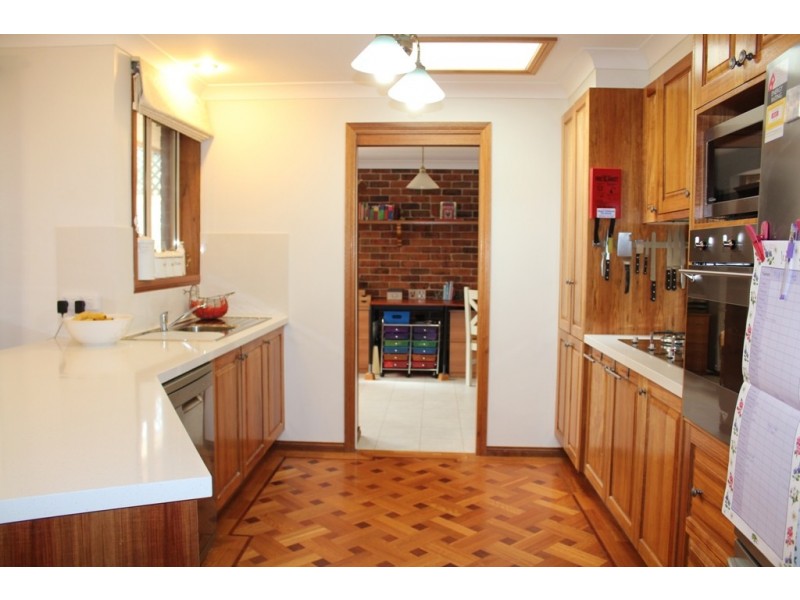 24 Freestone Way, Bathurst NSW 2795