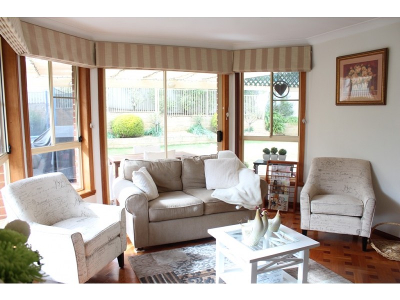 24 Freestone Way, Bathurst NSW 2795