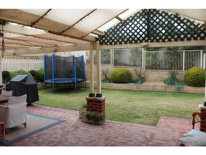 24 Freestone Way, Bathurst NSW 2795