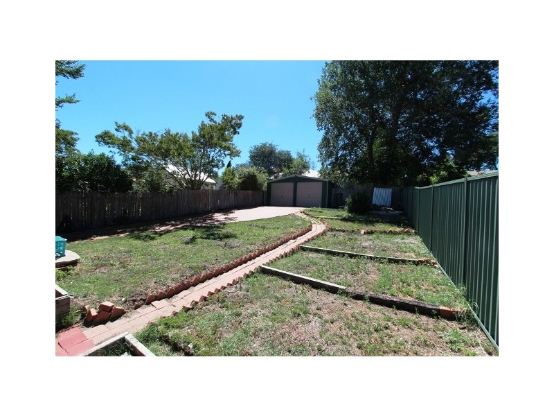 197 Stewart Street, Bathurst NSW 2795