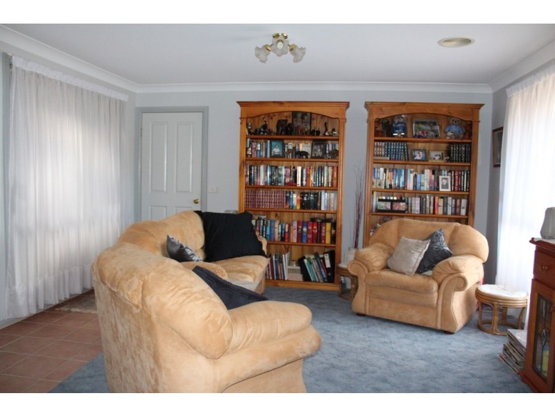 31 Ussher Cres, Windradyne NSW 2795