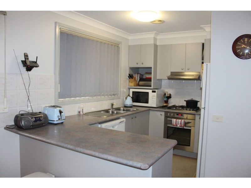 31 Ussher Cres, Windradyne NSW 2795