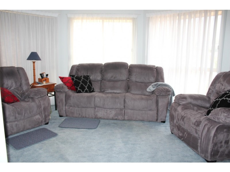 31 Ussher Cres, Windradyne NSW 2795