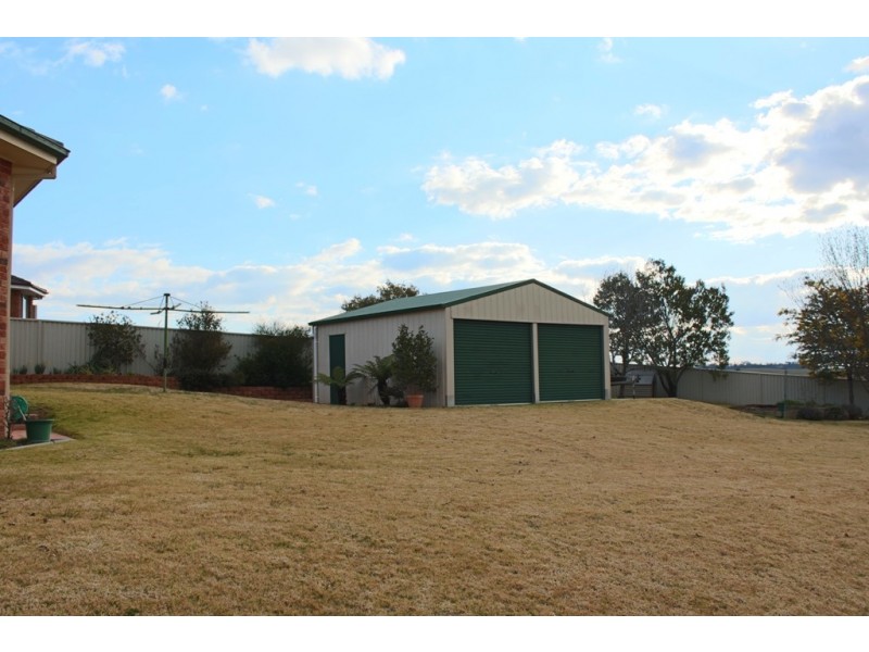 31 Ussher Cres, Windradyne NSW 2795