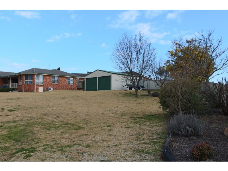 31 Ussher Cres, Windradyne NSW 2795