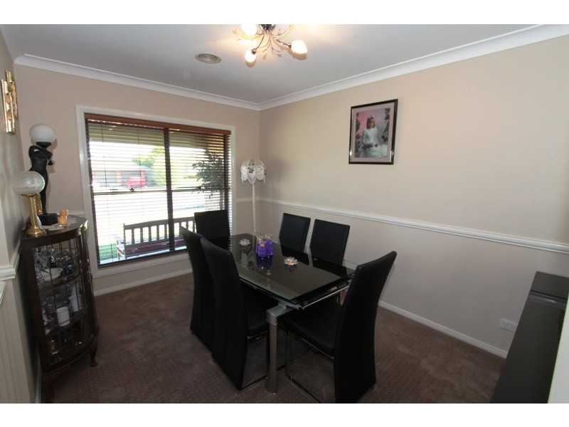 5 Emerald Drive, Kelso NSW 2795