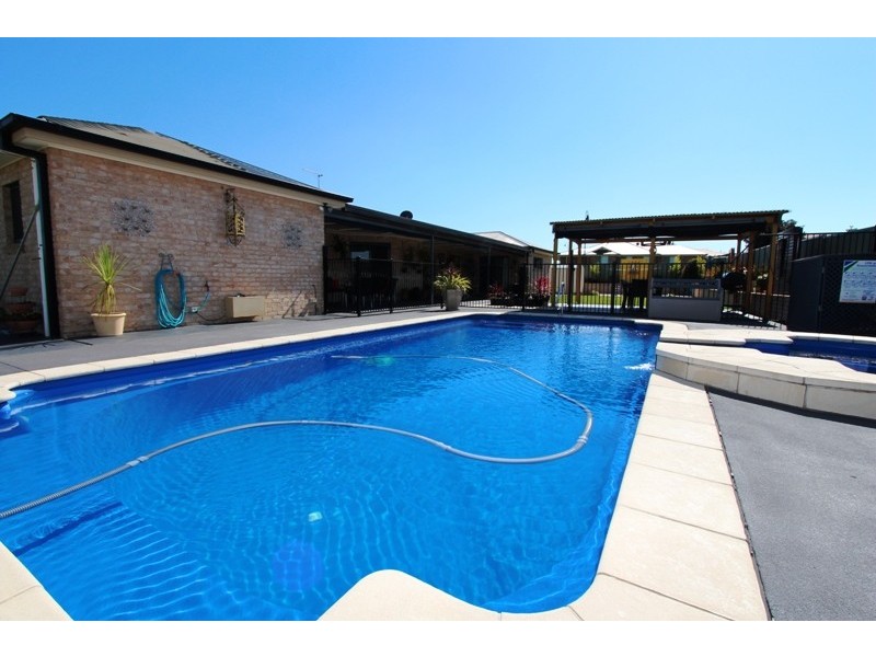 5 Emerald Drive, Kelso NSW 2795