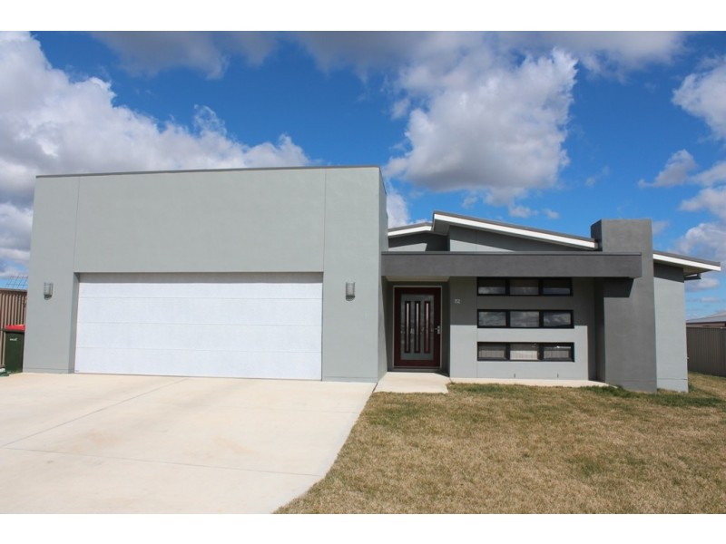 22 Mendel Drive, Kelso NSW 2795