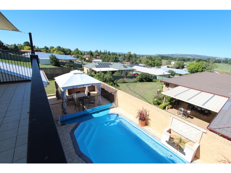 15 Hassall Grove, Kelso NSW 2795